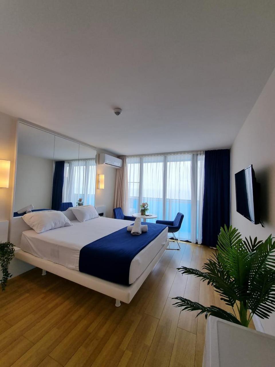 Orbi City Aparthotel Batumi Exterior foto